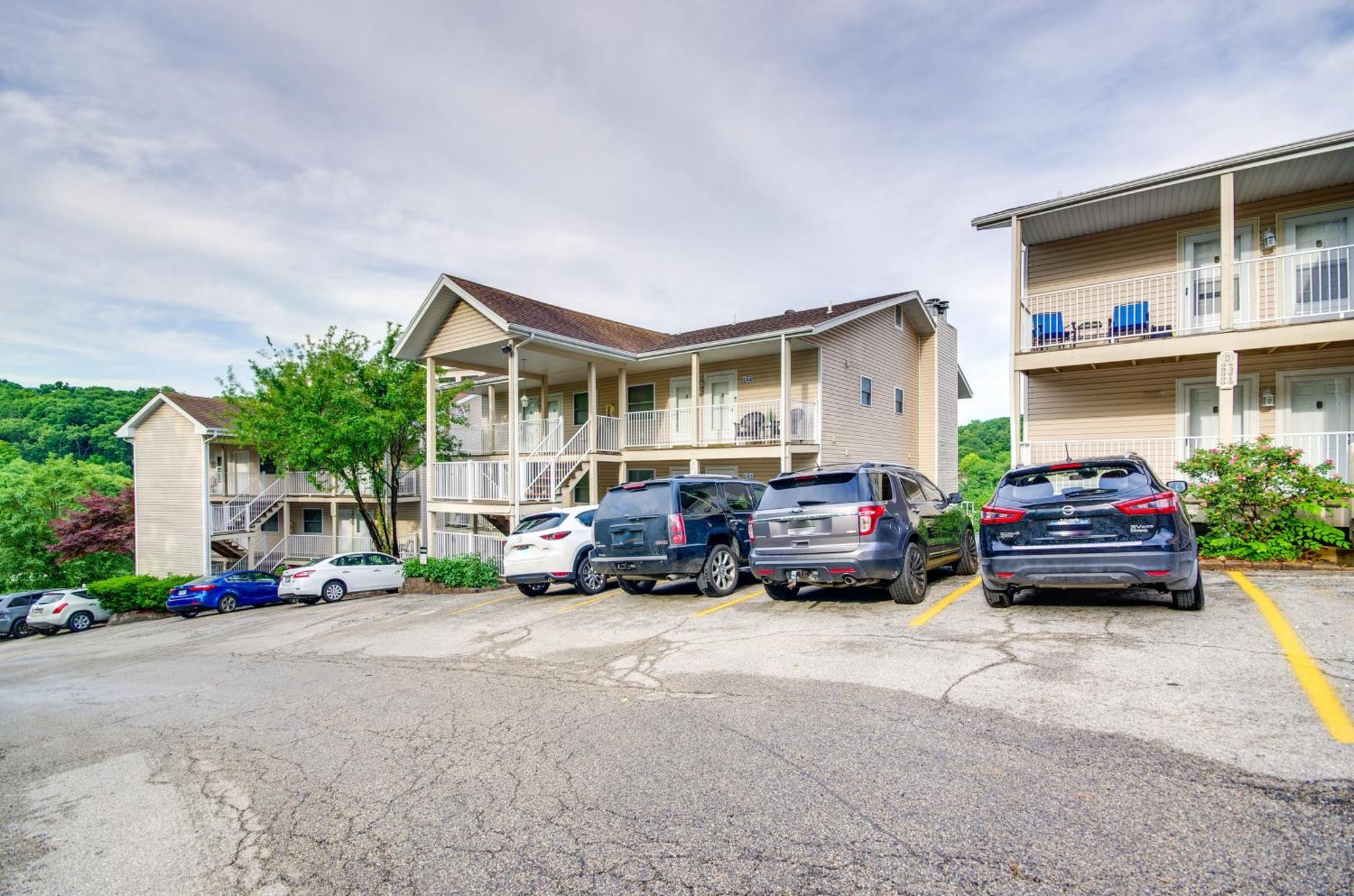 Cozy Lake Ozark Condo Rental With Grill, Pool Access מראה חיצוני תמונה